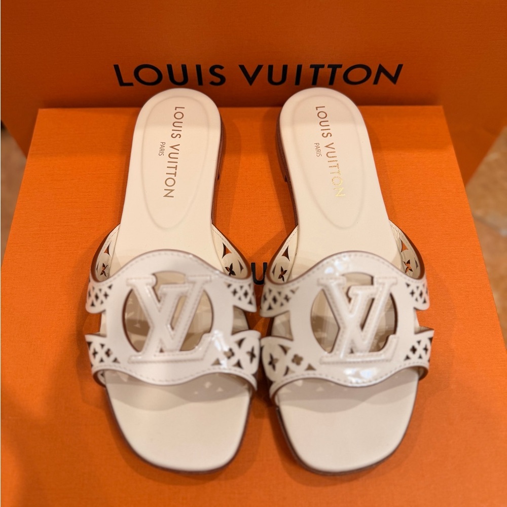 Louis Vuitton Women's White Sandals - Picture 3 of 12